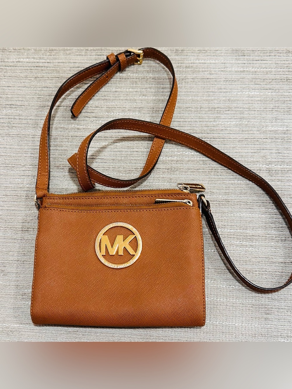 Vintage Michael Kors Brown Leather Gold‎ Hardware Cross Body Bag Classis Cute